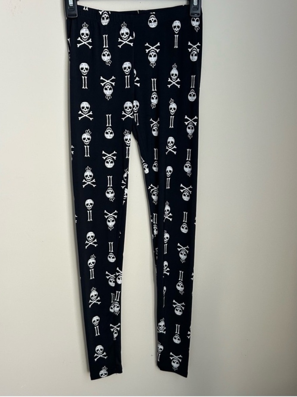 See You Monday Black & White Sculls Crossbones Pirate Halloween Leggings Size S